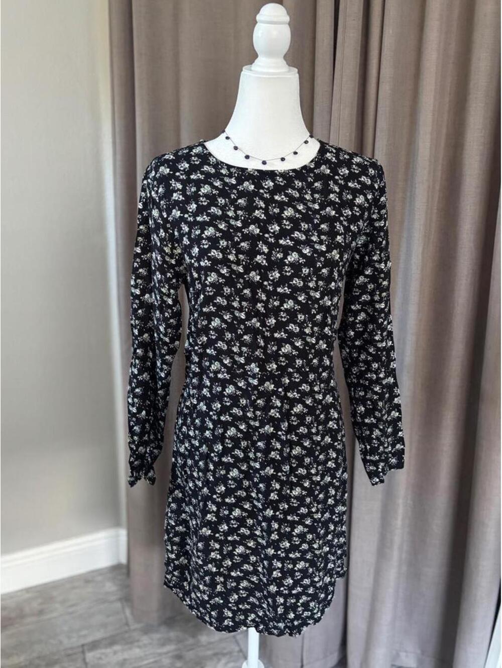 H&M Deep Navy Ditsy Floral Long Sleeve Dress – US 14